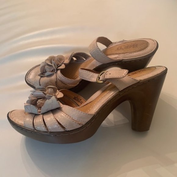 Born Cream Leather Flower Sandals - Picture 2 of 2